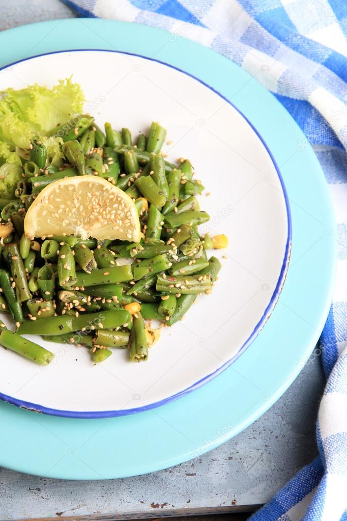 Salad with green beans