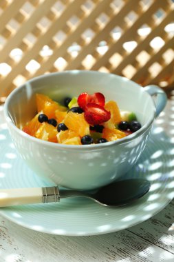 yararlı ev yapımı meyve salatası