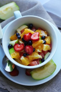 yararlı ev yapımı meyve salatası