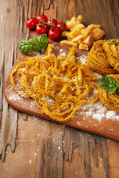 Rå hemgjord pasta — Stockfoto