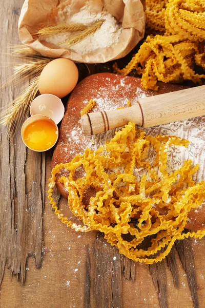 Rå hemgjord pasta — Stockfoto