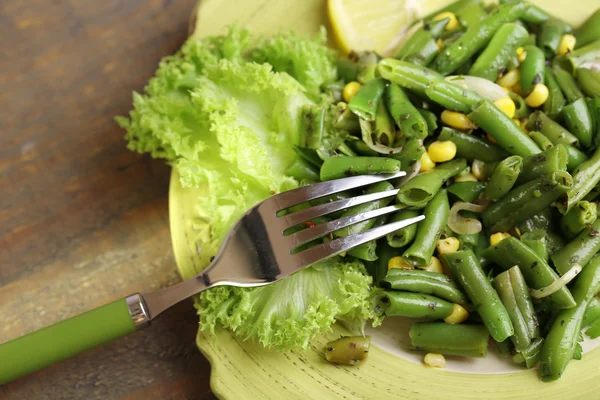 Salad with green beans and corn — Stock Photo, Image