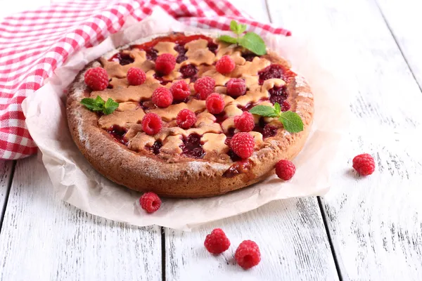 Tasty cake with berries — Stock Photo, Image