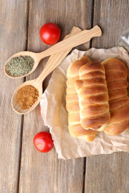 pişmiş sosis rolls