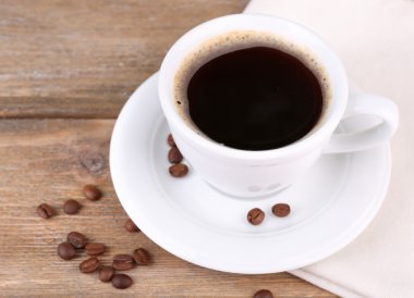 Masada bir fincan kahve.