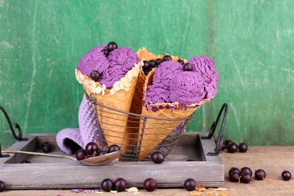 Tasty ice cream with berries — Stock Photo, Image