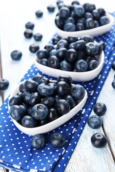 Leckere Blaubeeren auf dem Tisch — Stockfoto