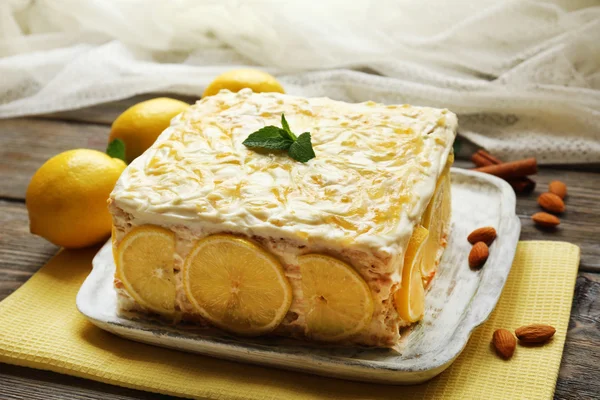 Gâteau au citron savoureux — Photo