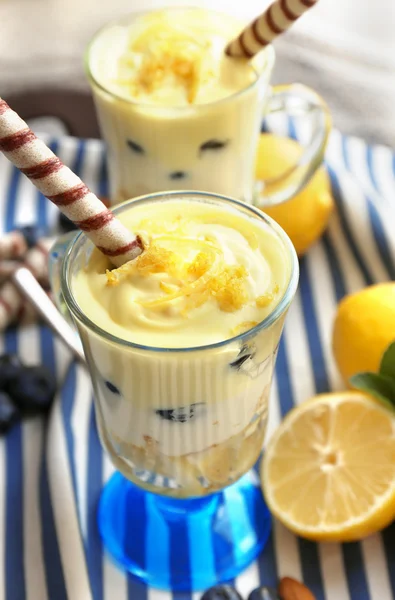 Смачним лимонним десерти — стокове фото