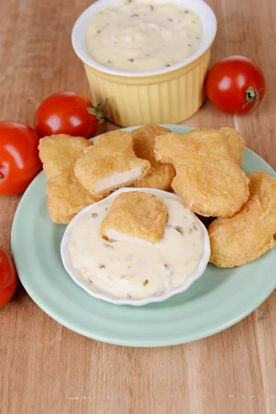 Chicken Nuggets mit Sauce — Stockfoto