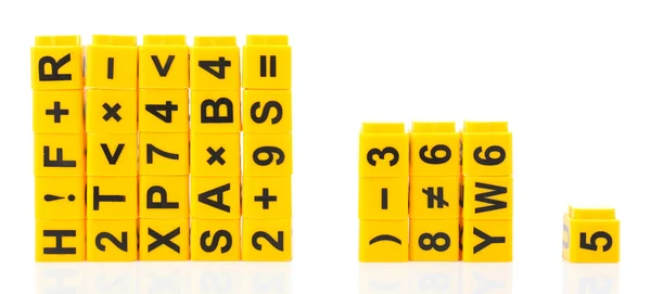 Cubos educativos com números e letras — Fotografia de Stock
