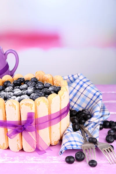 Tasty cake Charlotte with blueberries — Stock Photo, Image