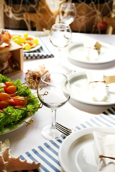 Restaurante mesa en el tema del mar — Foto de Stock