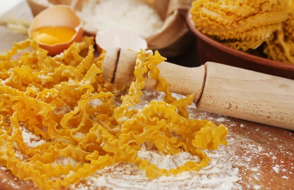 Rå hemgjord pasta — Stockfoto