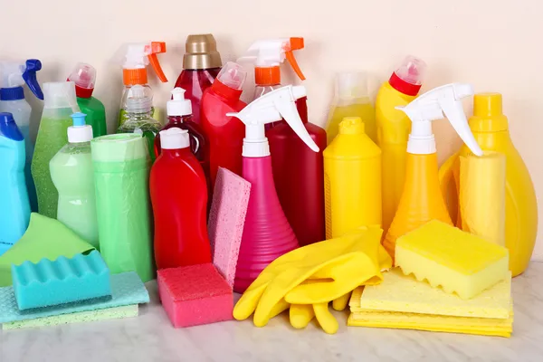 Temizleme ürünleri, raf — Stok fotoğraf
