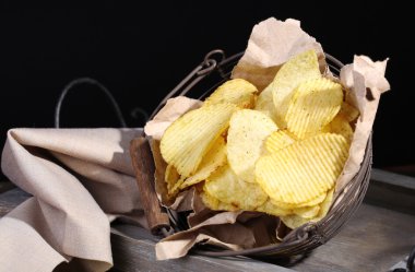 Tatlı patates cipsi.