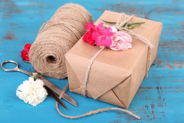 çiçekli güzel hediye