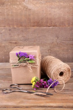 çiçekli güzel hediye