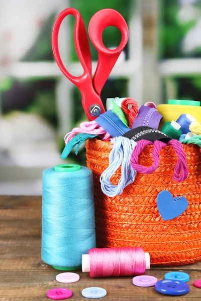 Round sewing box — Stock Photo, Image