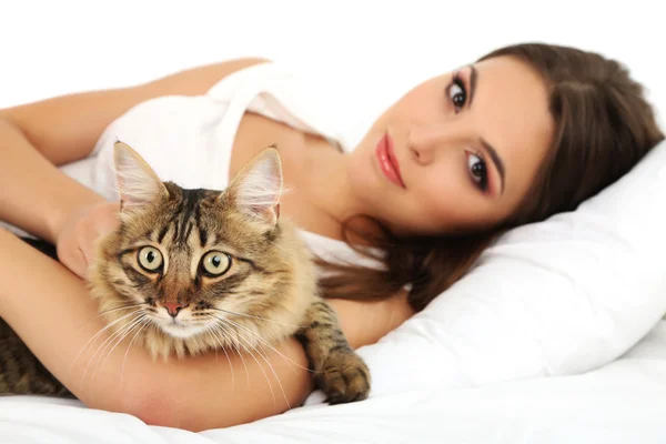 Mujer joven con gato — Foto de Stock