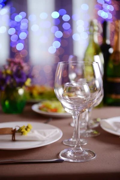 Table setting in restaurant — Stock Photo, Image
