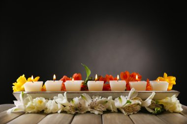 çiçekli güzel mumlar