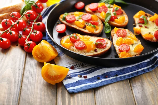 Bruschetta met tomaten — Stockfoto