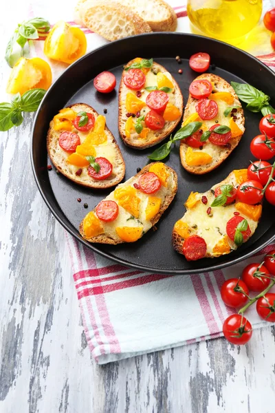 Bruschetta met tomaten — Stockfoto