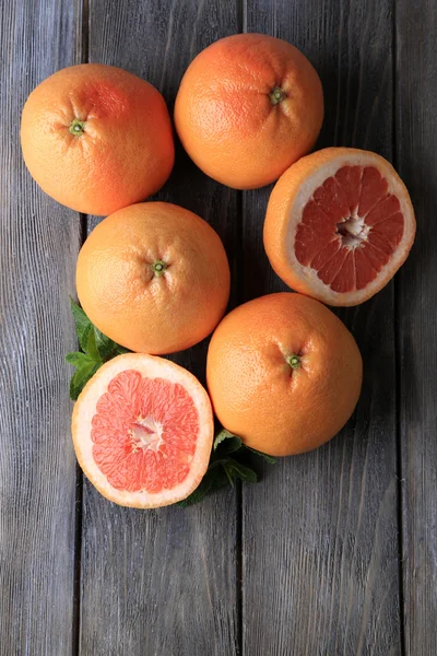 成熟的美味葡萄柚 — 图库照片