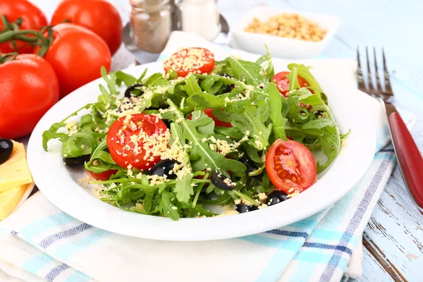 Fresh salad with arugula — Stock Photo, Image
