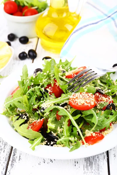 Fresh salad with arugula — Stock Photo, Image