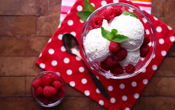 Creamy ice cream — Stock Photo, Image