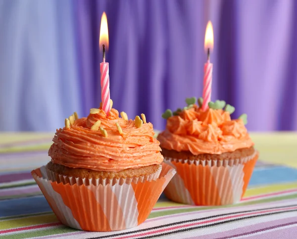 Tasty cupcakes on table, close up — Stock Photo, Image