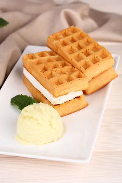 Gofres belgas con helado — Foto de Stock