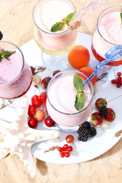 Delicious fruit milkshakes — Stock Photo, Image