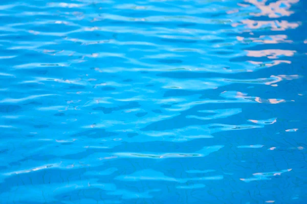 Agua azul en la piscina — Foto de Stock