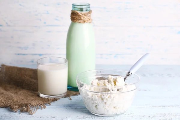 Botella de vidrio de leche —  Fotos de Stock