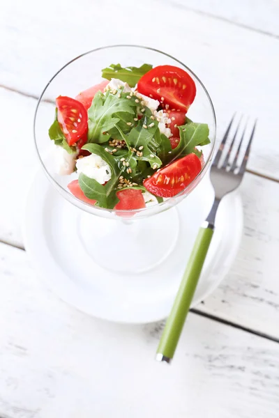 Salada com melancia e queijo feta — Fotografia de Stock