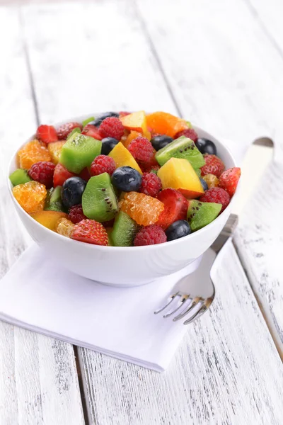 Delicious fruits salad in plate — Stock Photo, Image