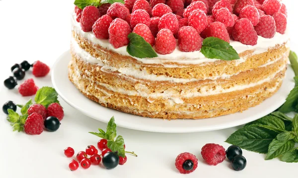 Tasty cake with fresh berries, close up — Stock Photo, Image