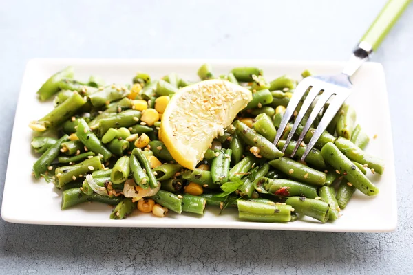 Salade met bonen en maïs — Stockfoto