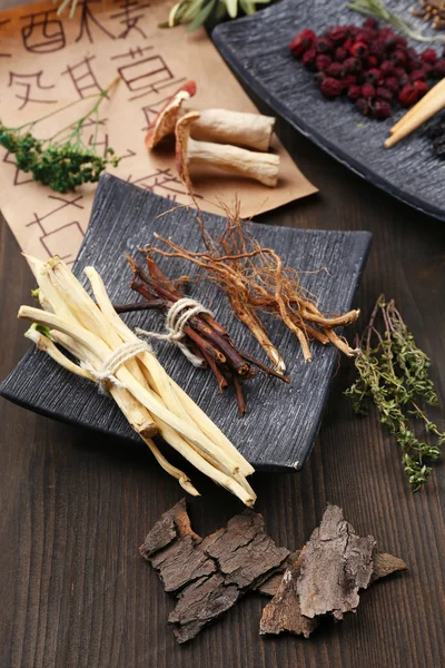 Ингредиенты китайской травяной медицины — стоковое фото