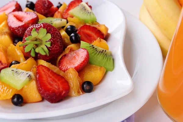 Fresh fruits salad — Stock Photo, Image