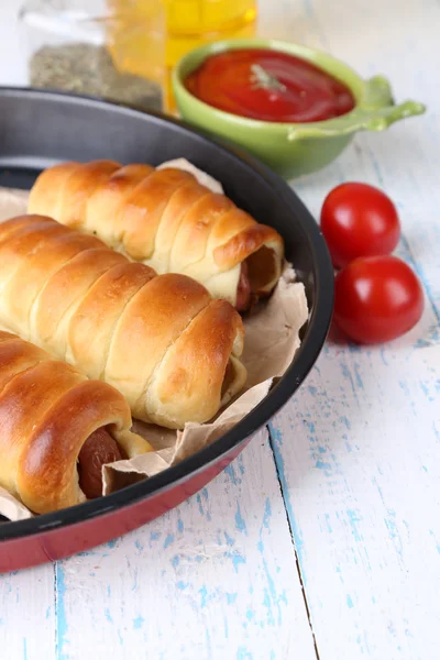 Rotoli di salsiccia al forno — Foto Stock