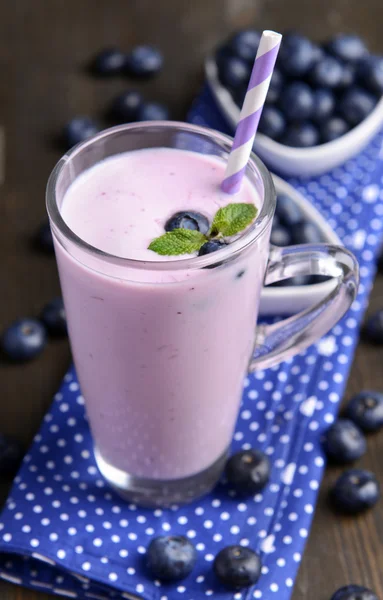 Leckeres Dessert mit Blaubeeren — Stockfoto