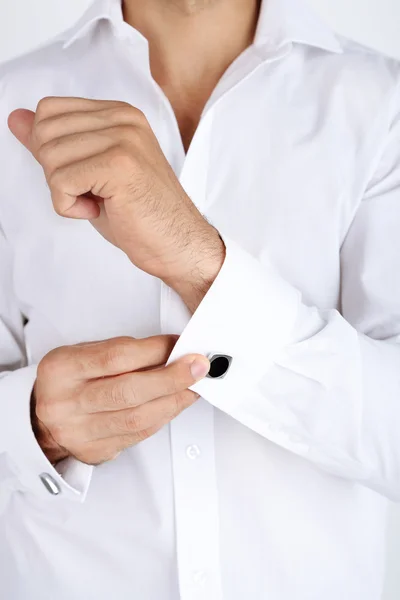 Hombre de camisa blanca —  Fotos de Stock