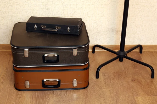 Vintage old travel suitcases — Stock Photo, Image