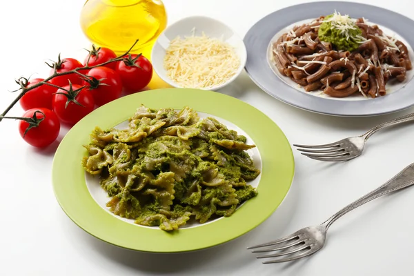 Italiaanse pasta op tafel, close-up — Stockfoto