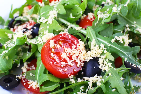 Fresh salad with arugula, close up — Stock Photo, Image