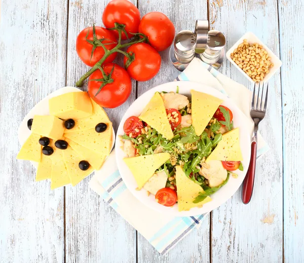 Fresh salad with arugula, close up — Stock Photo, Image